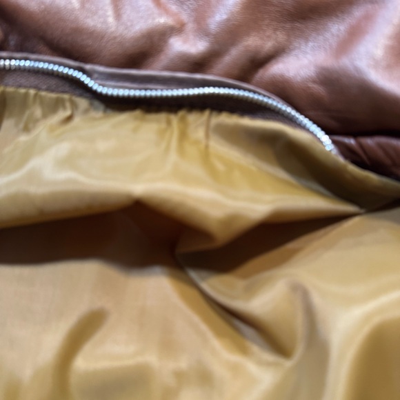 Men's brown caramel colored long sleeved leather button up jacket, pockets, L. - Picture 12 of 16